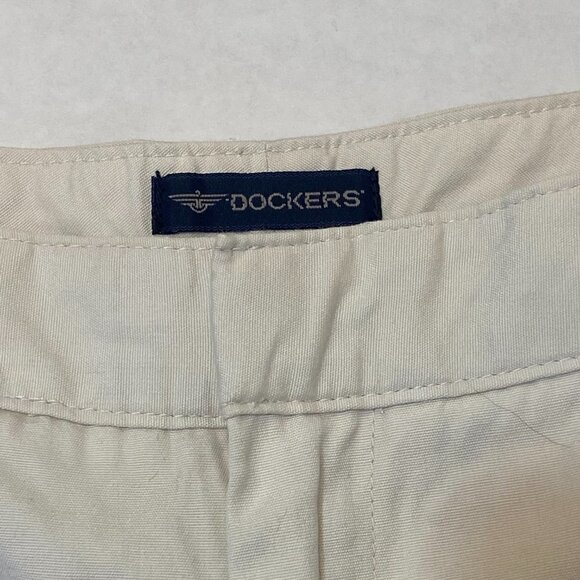 Dockers Original Flat-Front Khaki Chino Shorts, 12 - Picture 5 of 7